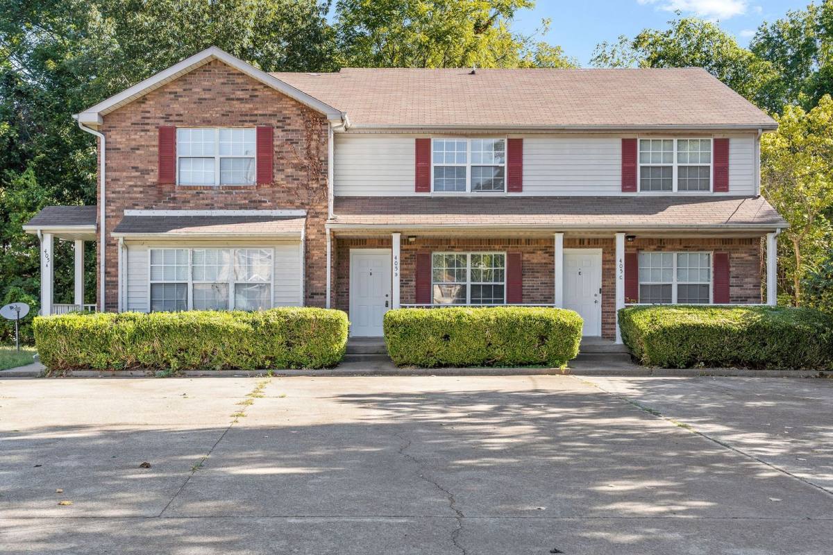 Apartment for rent at 405 Cook Dr, Clarksville, TN 37042