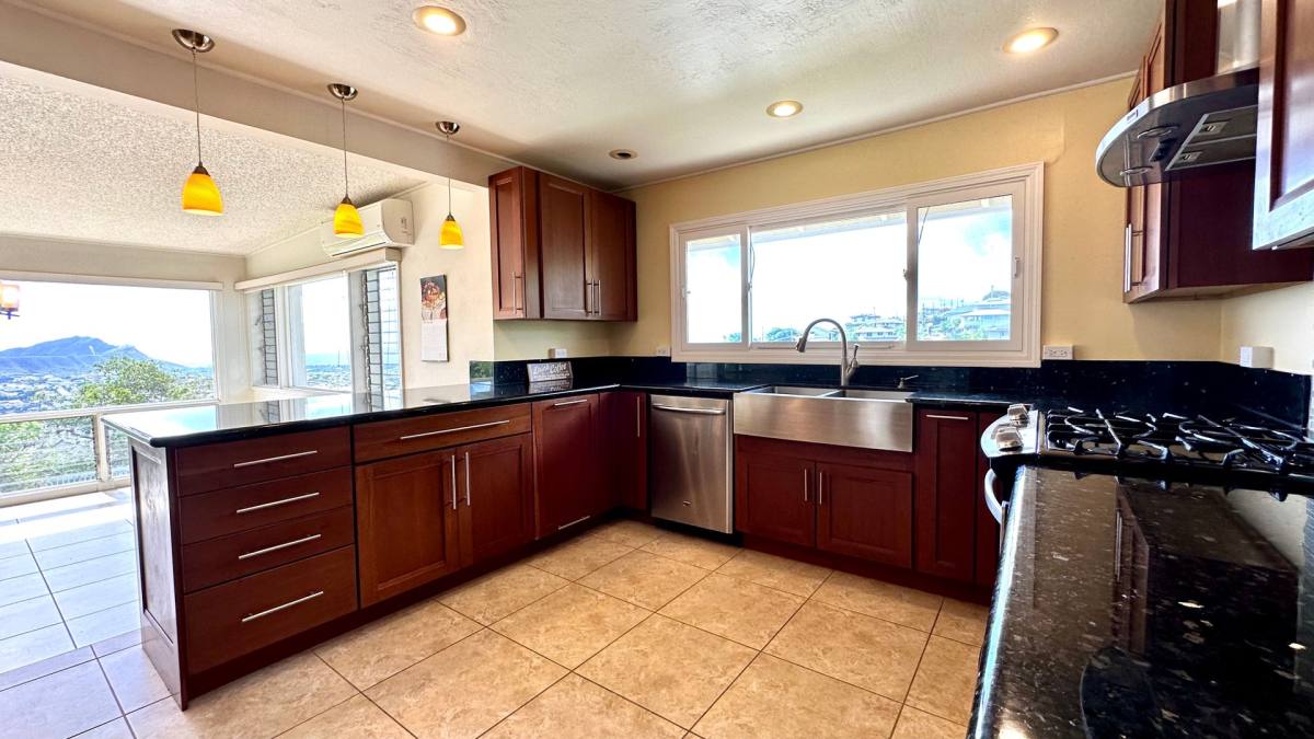 House for rent at 3911 Maunahilu Place, Honolulu, HI 96816