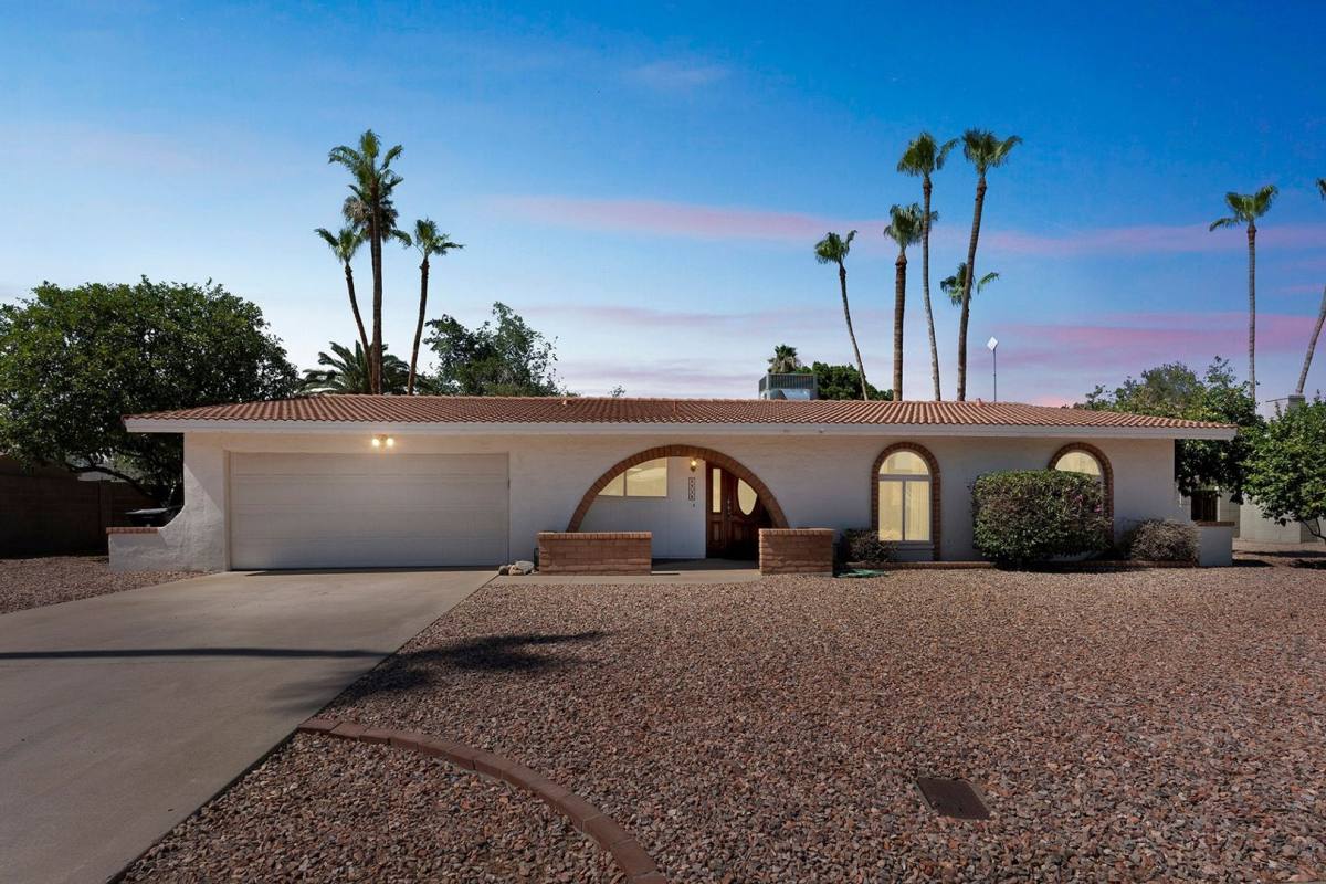 House for rent at 4930 E Paradise Dr, Scottsdale, AZ 85254