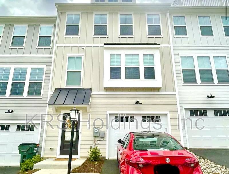 Townhouse for rent at 4513 Dupree St, Crozet, VA 22932