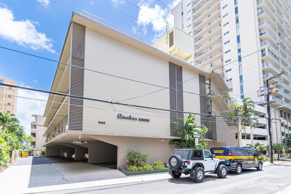 Apartment for rent at 2444 Tusitala St, Honolulu, HI 96815