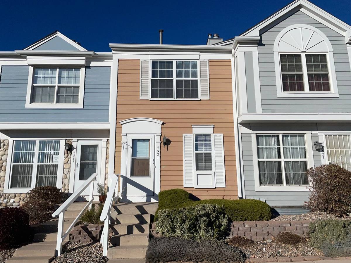 Townhouse for rent at 4321 Charleston Dr, Colorado Springs, CO 80916