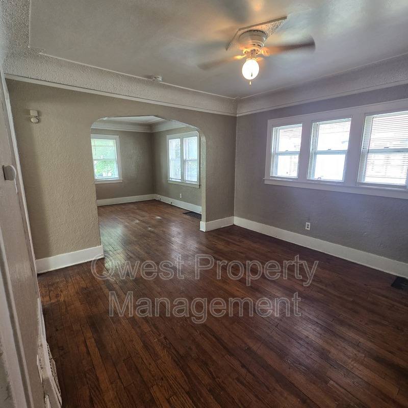Apartment for rent at 626 Oakdale Ave SE, Grand Rapids, MI 49507