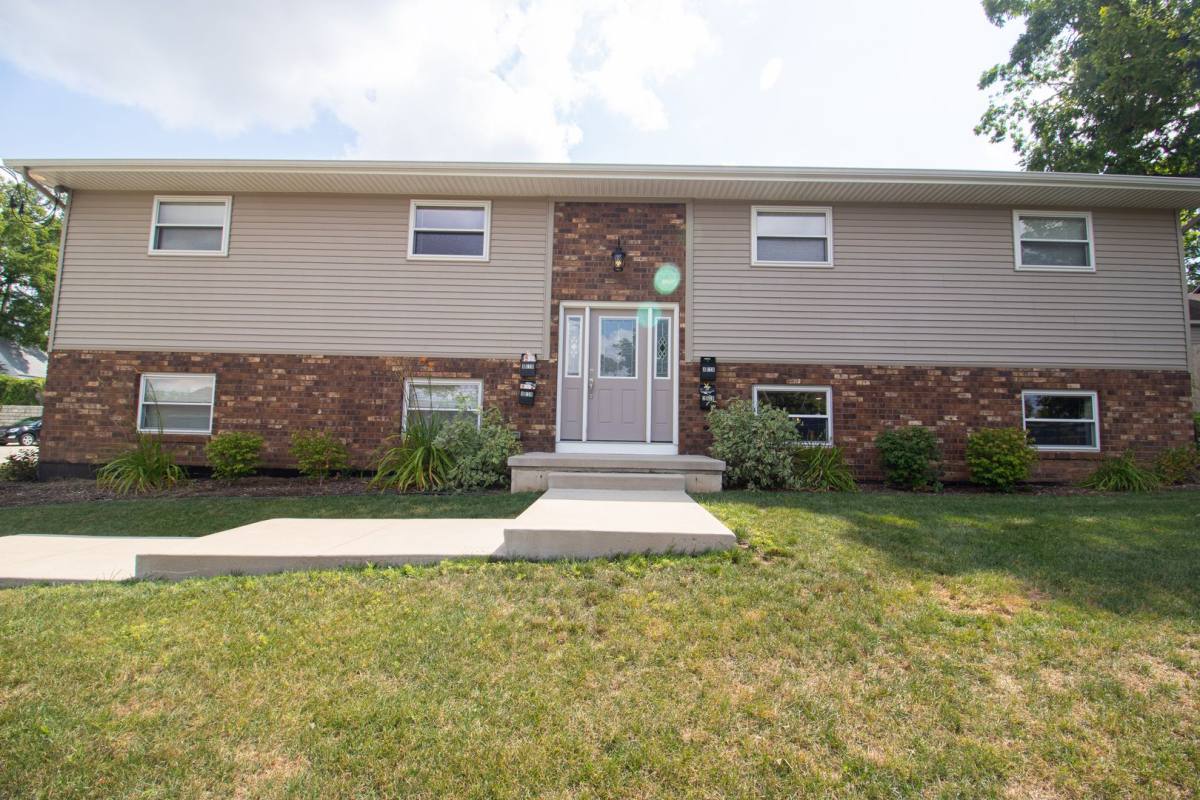 Apartment for rent at 827 Benson Ave NE, Grand Rapids, MI 49503