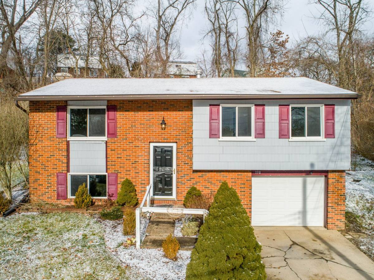 House for rent at 198 Colonial Village Dr, Pittsburgh, PA 15235