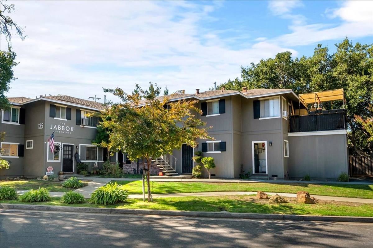 Apartment for rent at 135 Carlton Ave, Los Gatos, CA 95032