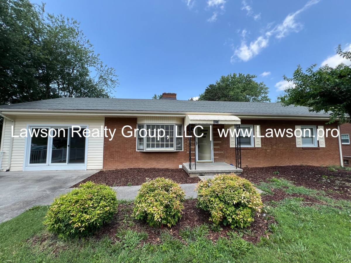 House for rent at 3214 Viking Dr, Roanoke, VA 24019