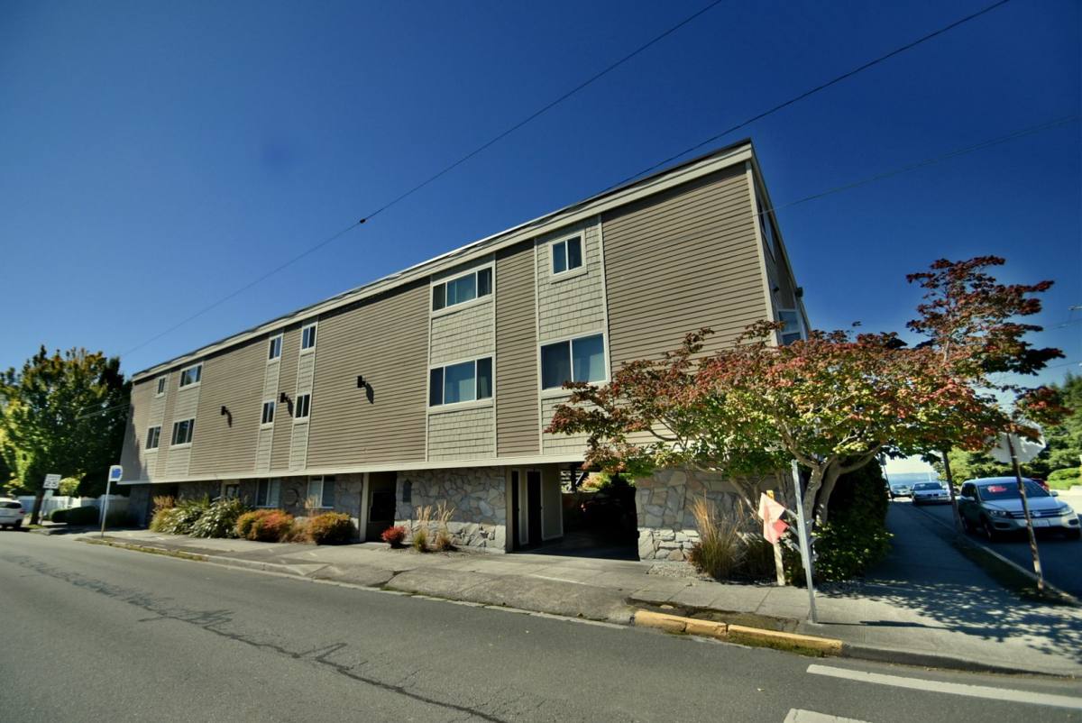 Townhouse for rent at 233 3rd Ave N, Edmonds, WA 98020