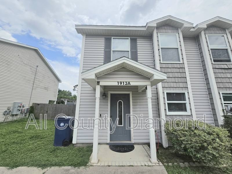 Townhouse for rent at 1913 Laurel Ave #A, Panama City, FL 32405