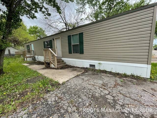 Apartment for rent at 4842 S Topeka Blvd #8, Topeka, KS 66609