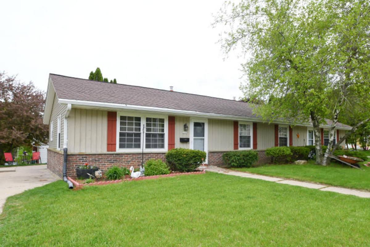 Apartment for rent at 1117-1119 Green Tree Rd, West Bend, WI 53090