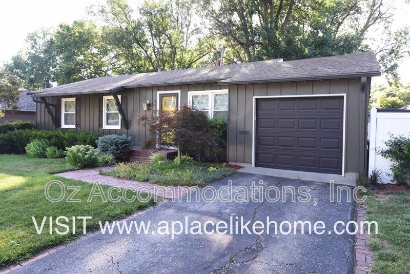 House for rent at 8870 Westbrooke Dr, Overland Park, KS 66212