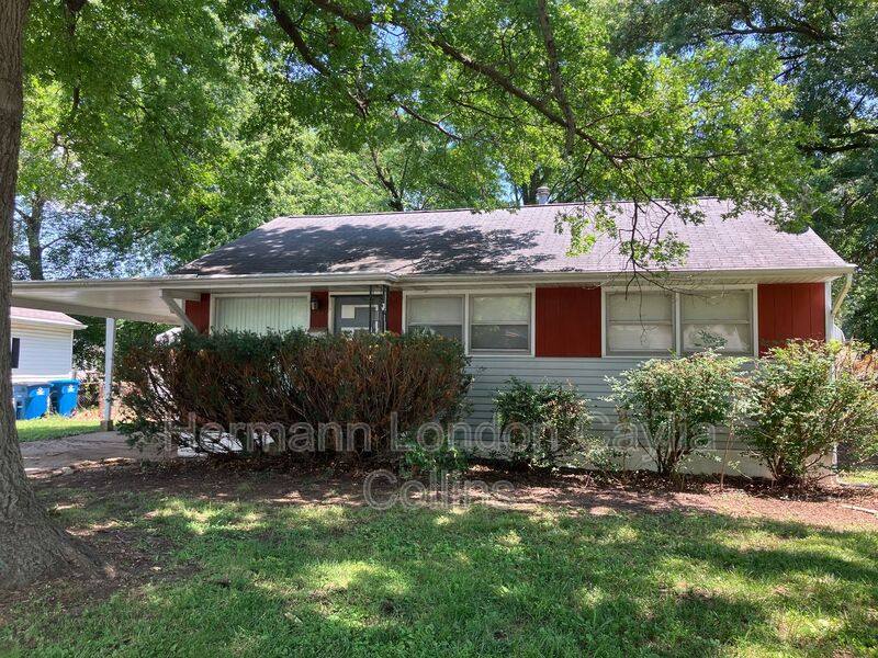 House for rent at 10442 Renfrew Dr, Saint Louis, MO 63137
