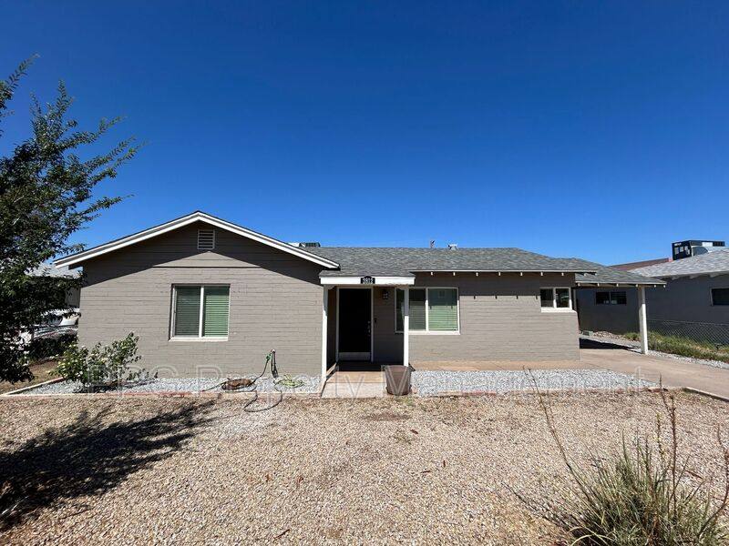 House for rent at 2812 N 35th St, Phoenix, AZ 85008