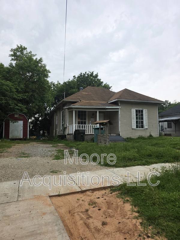 House for rent at 1410 Chaffin St, Sherman, TX 75090