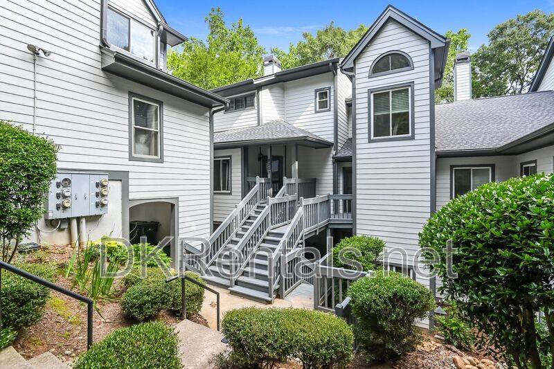 House for rent at 8207 Fairview Bluff, Alpharetta, GA 30022