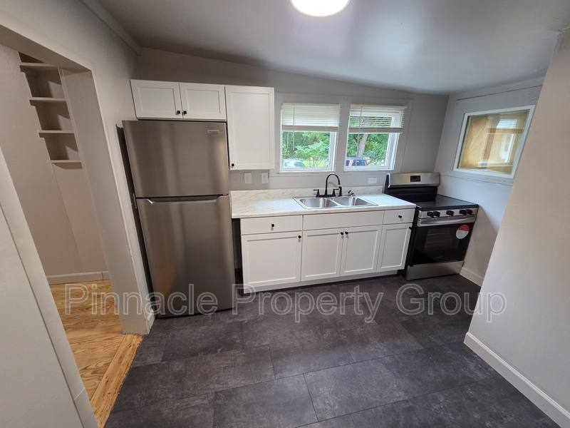 House for rent at 832 N Leroy St, Fenton, MI 48430