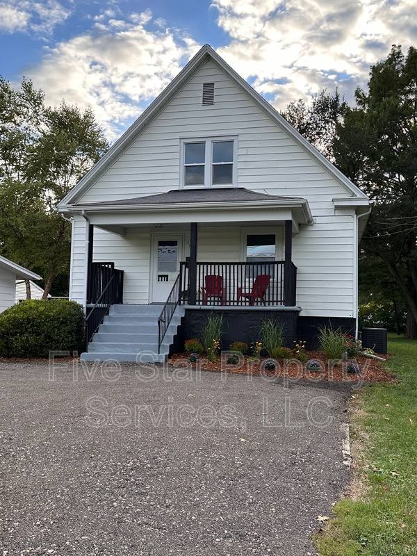 House for rent at 1749 N Milton Ave, Springfield, IL 62702