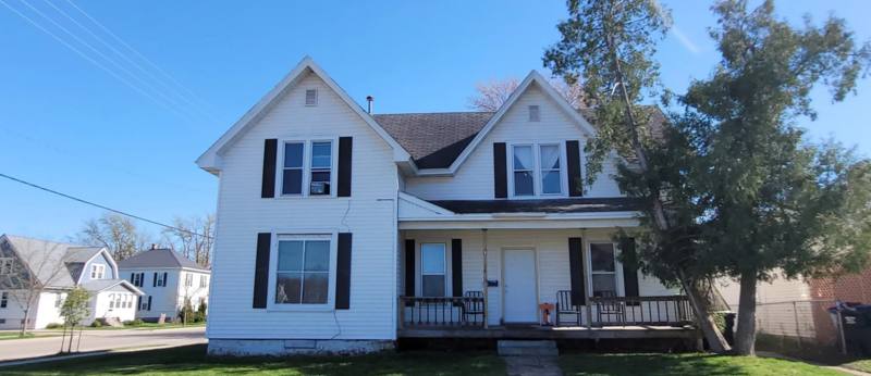 Apartment for rent at 214 E Washington St, New London, WI 54961