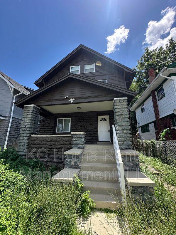 House for rent at 3211 E 32nd St, Kansas City, MO 64128