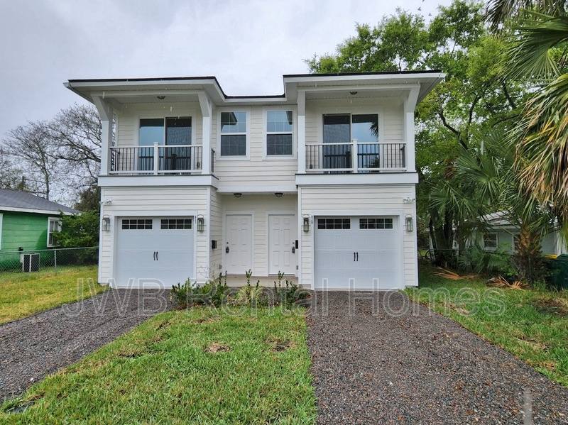 Townhouse for rent at 629 3rd Ave S, Jacksonville Beach, FL 32250