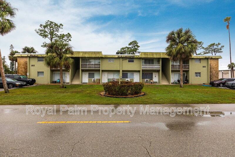 Apartment for rent at 1852-D Golf View Ave #32, Fort Myers, FL 33901