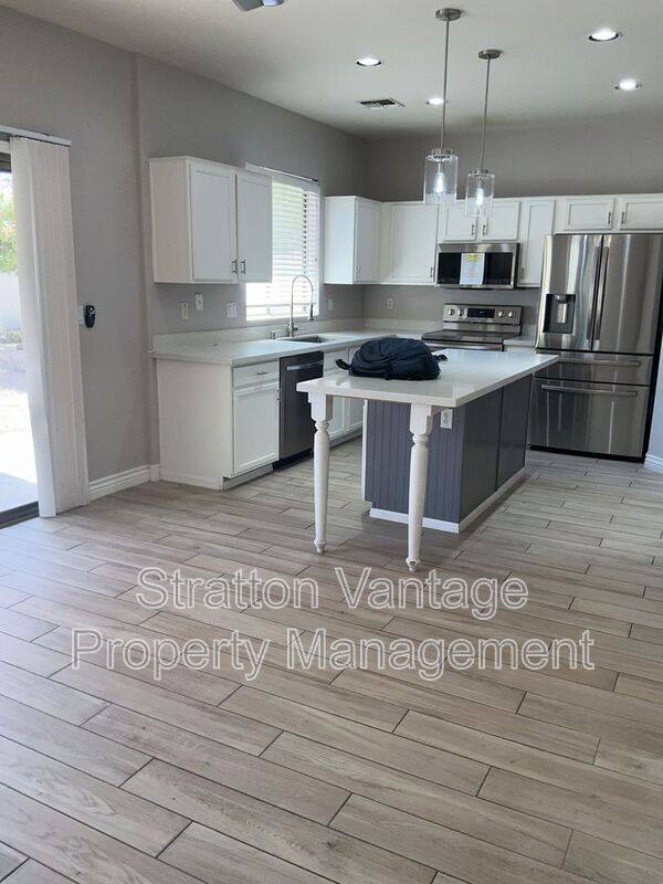 House for rent at 7523 S 14th St, Phoenix, AZ 85042