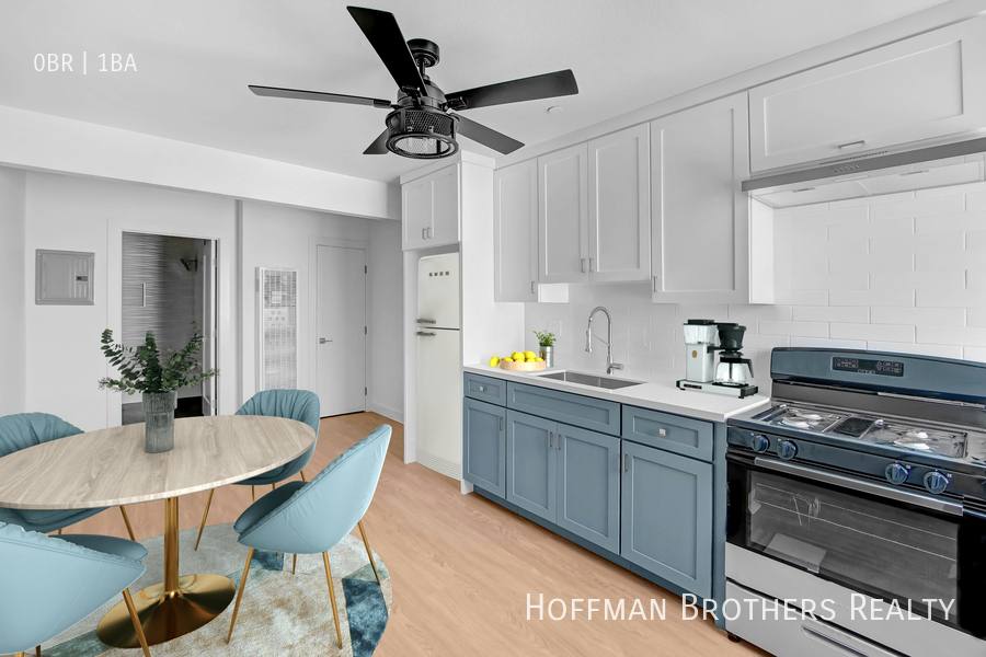 Apartment for rent at 5928 S Hoover St #3 4, Los Angeles, CA 90044