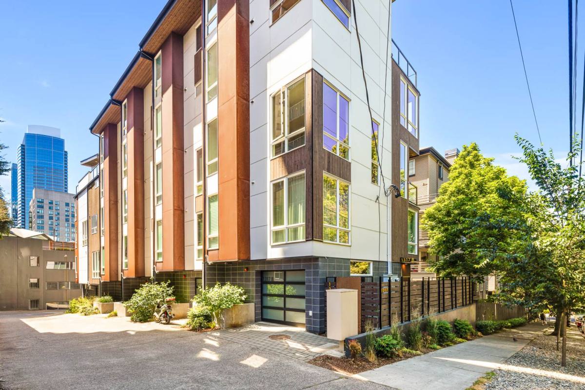 Townhouse for rent at 1317 Minor Ave #F, Seattle, WA 98101