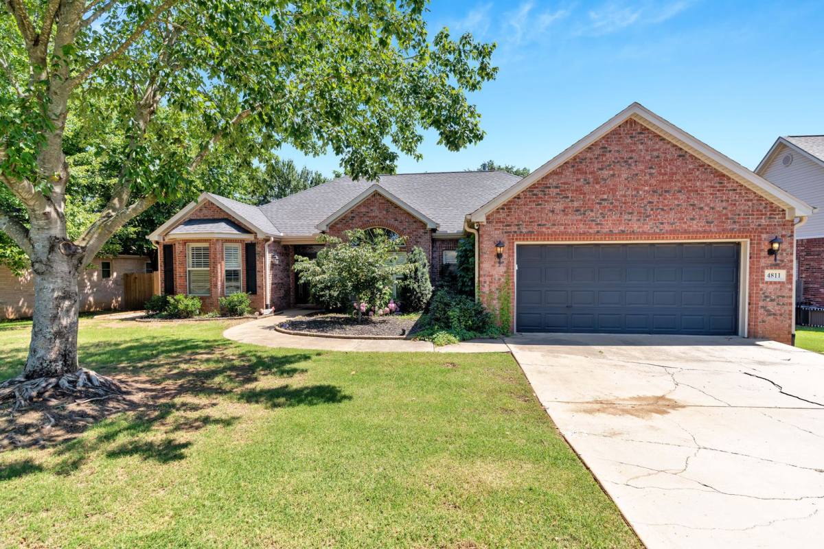 House for rent at 4811 W New Bridge Rd, Fayetteville, AR 72704