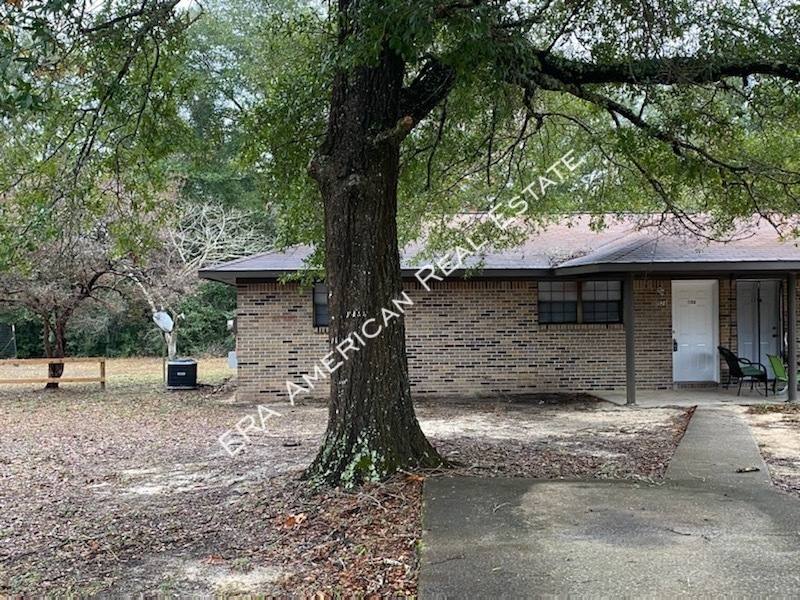 Apartment for rent at 986 N 20th St, Defuniak Springs, FL 32433