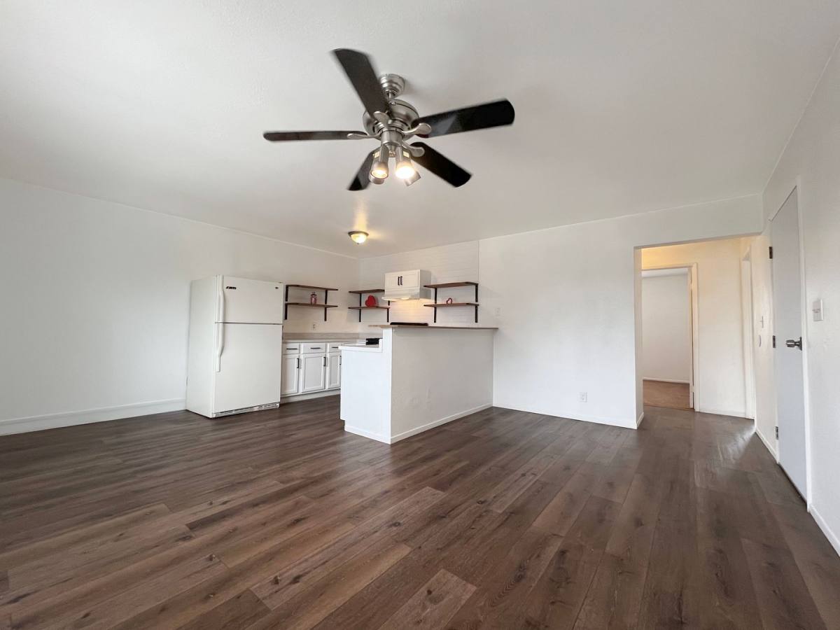 Apartment for rent at 5526 Dairy Ave, Long Beach, CA 90805