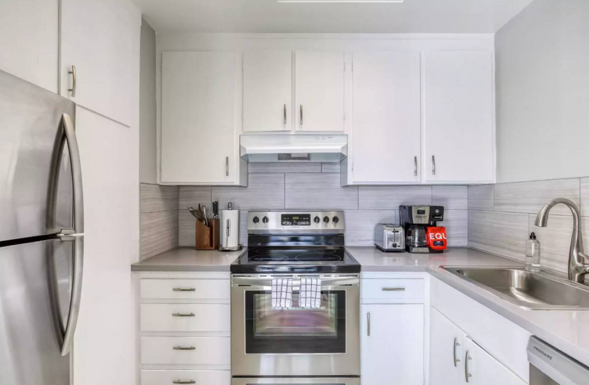 Apartment for rent at 801 Middlefield Rd, Palo Alto, CA 94301