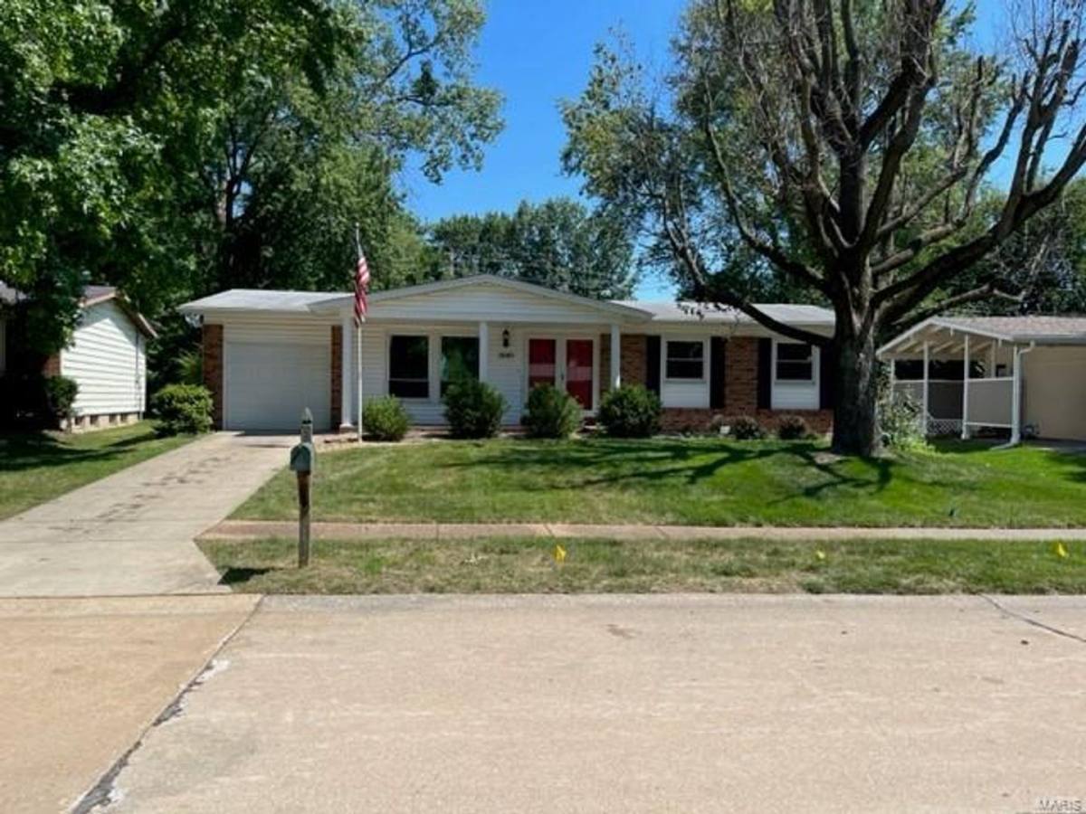 House for rent at 2680 Knollwood Lane, Florissant, MO 63031