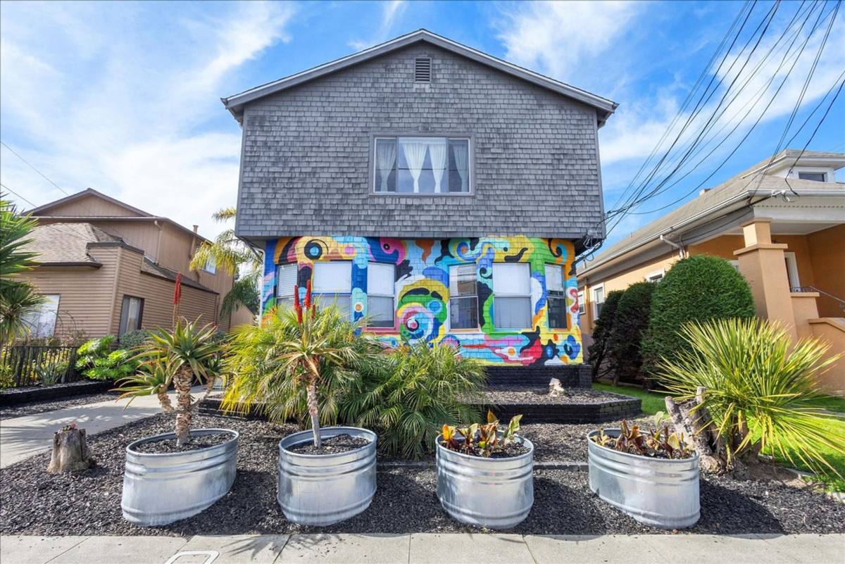 Apartment for rent at 1551 Saint Charles St, Alameda, CA 94501