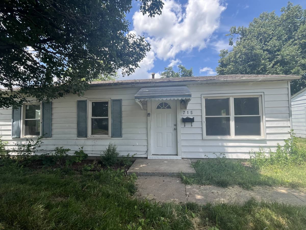 House for rent at 715 Saint Barbara Lane, East Saint Louis, IL 62206