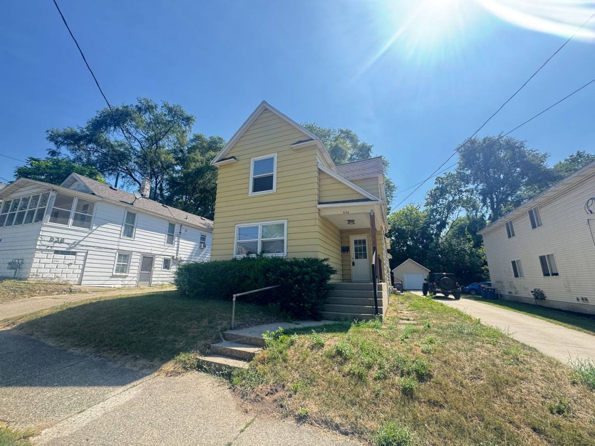 House for rent at 534 Eastern Ave NE, Grand Rapids, MI 49503