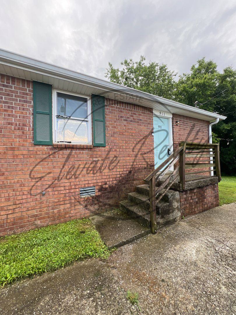 Apartment for rent at 909-911 Trailwood Circle, Nashville, TN 37207