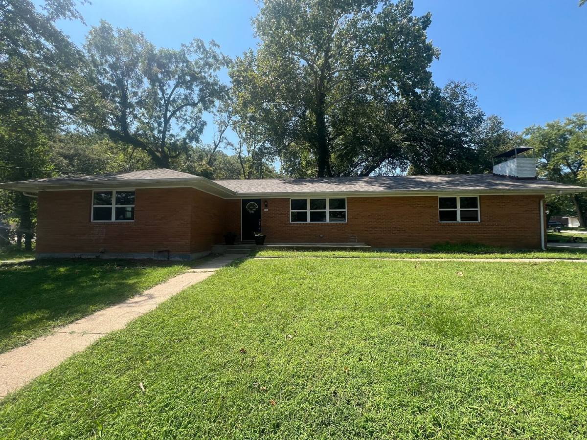 House for rent at 101 Elliott Dr, Waynesville, MO 65583