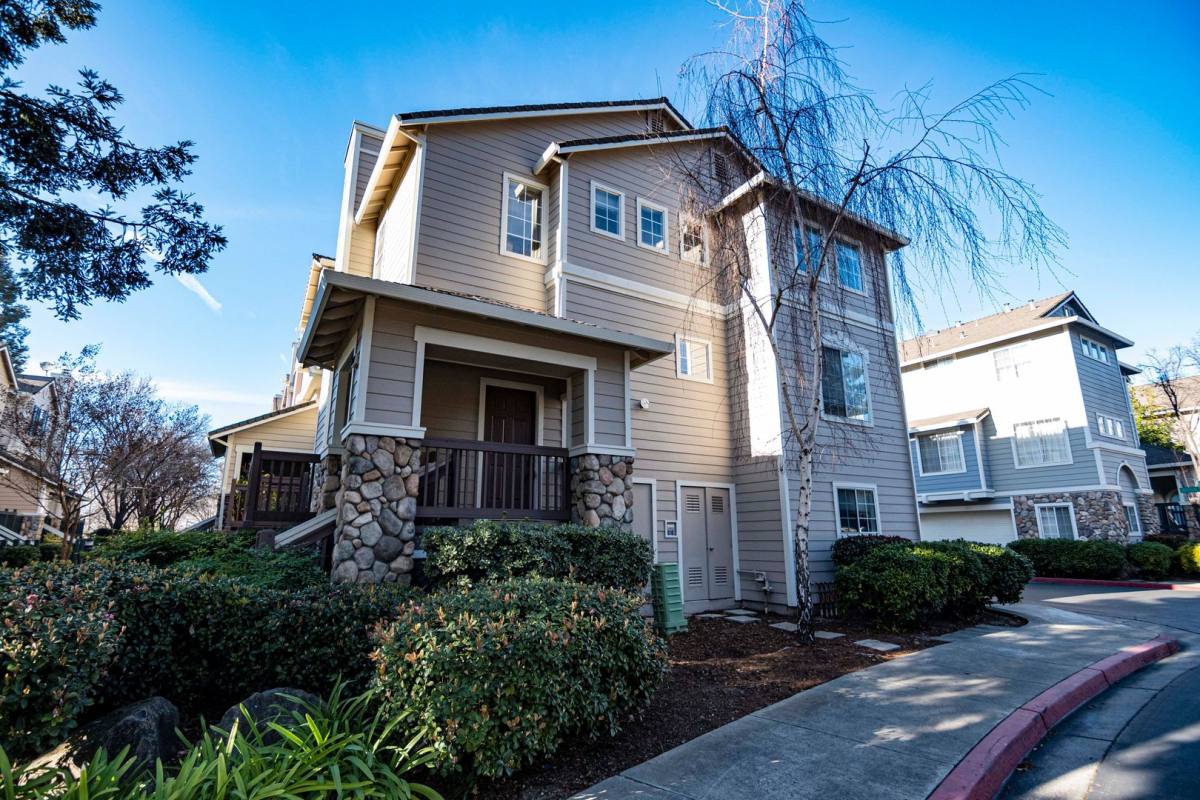 Townhouse for rent at 1879 Norton Sound Common, San Jose, CA 95131