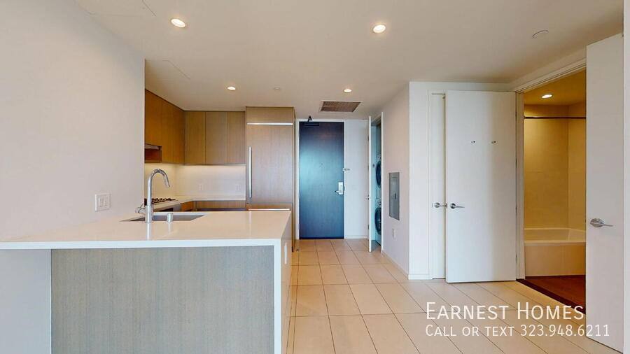 Apartment for rent at 889 Francisco St #2002, Los Angeles, CA 90017