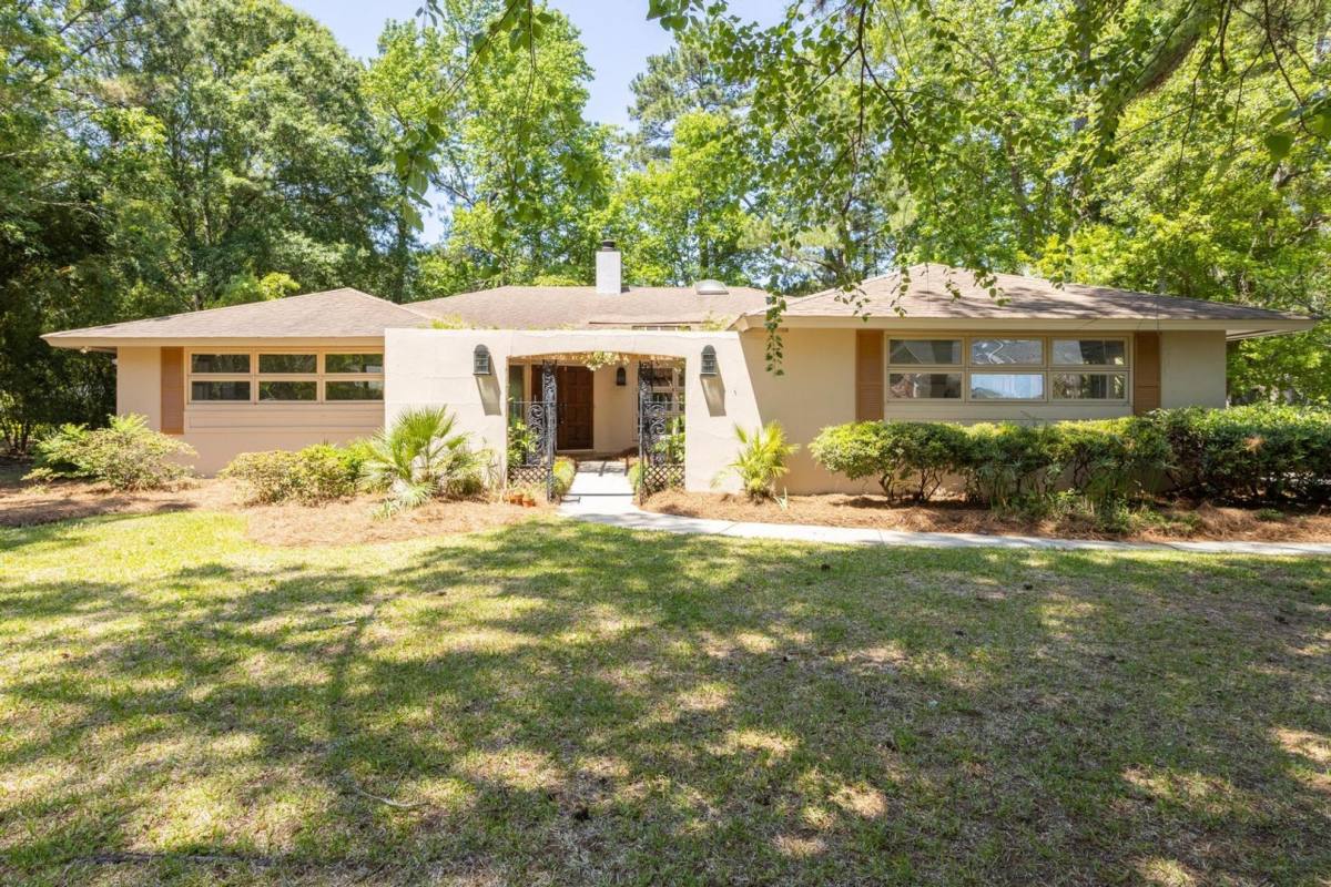 House for rent at 815 Farm Quarter Rd, Mount Pleasant, SC 29464