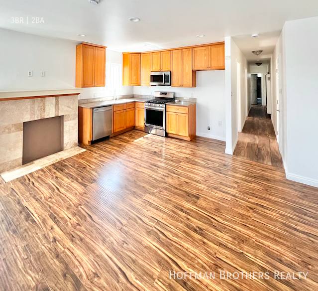 Townhouse for rent at 5507 S Manhattan Place #1 2, Los Angeles, CA 90062