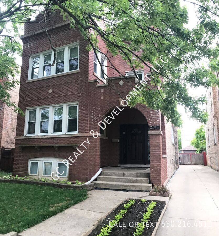 Apartment for rent at 2103 Elmwood Ave #G, Berwyn, IL 60402