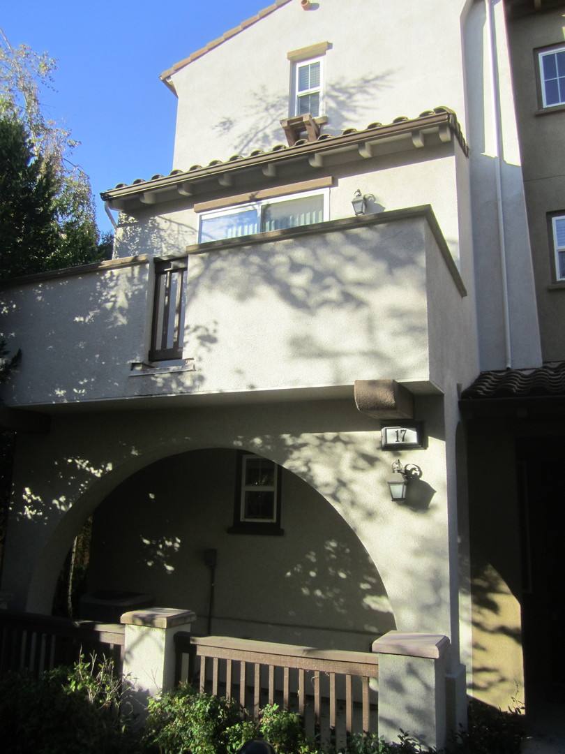 Townhouse for rent at 17 Muller Place, San Jose, CA 95126