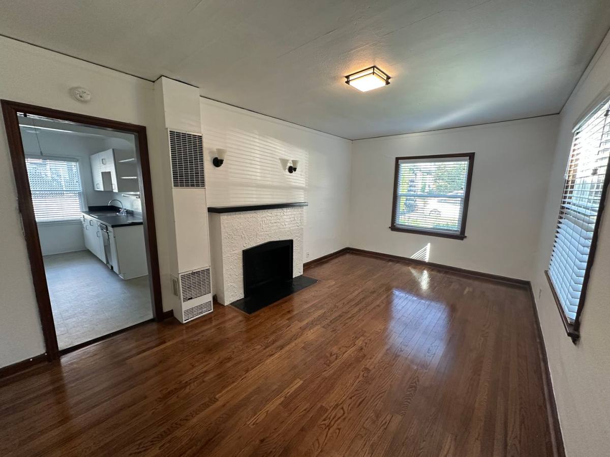 Apartment for rent at 131 SE 24th Ave, Portland, OR 97214