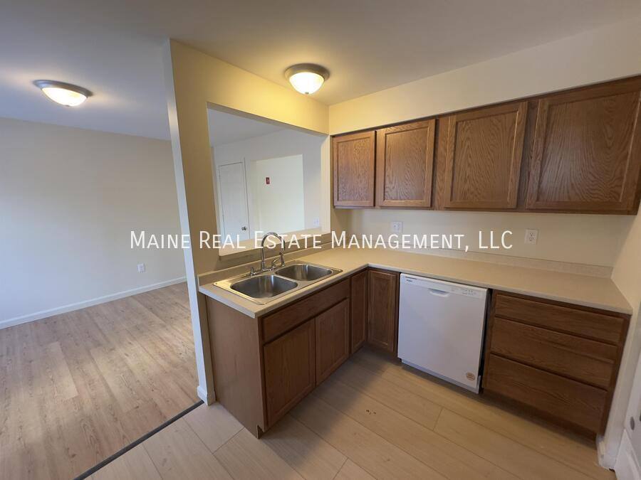 Townhouse for rent at 35 Valley View Lane #B, Bangor, ME 04401