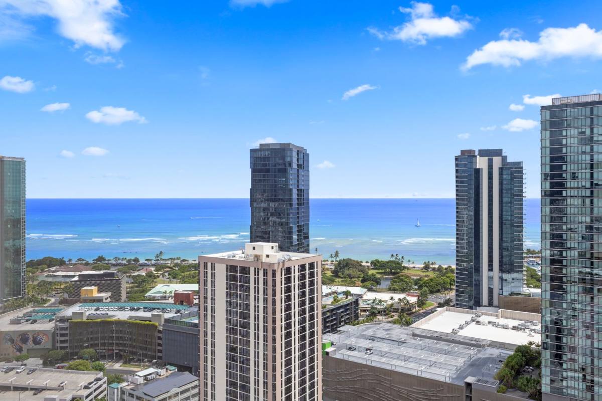 Apartment for rent at 1009 Kapiolani Blvd, Honolulu, HI 96814