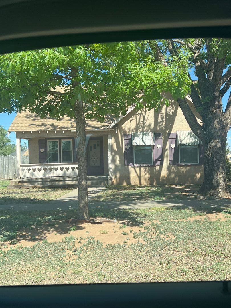 House for rent at 1101 Axtell St, Clovis, NM 88101