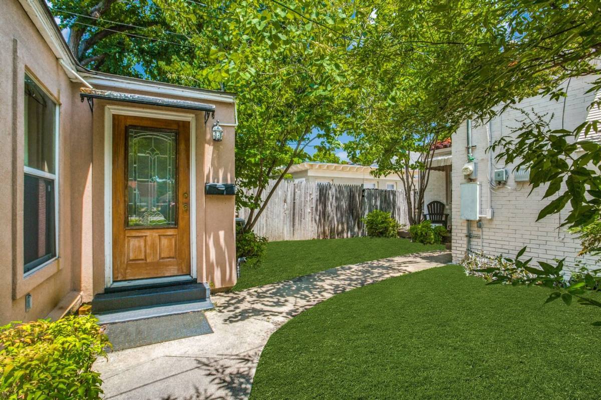 Apartment for rent at 3256 Greene Ave, Fort Worth, TX 76109